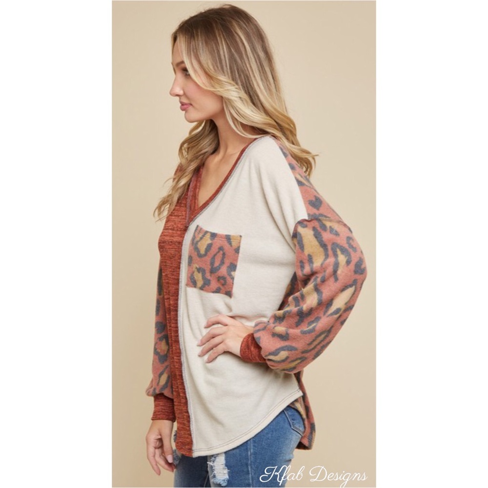 ❤️LAST 2! V Neck Super Soft Leopard Rust Color Block Top! - Picture 6 of 8